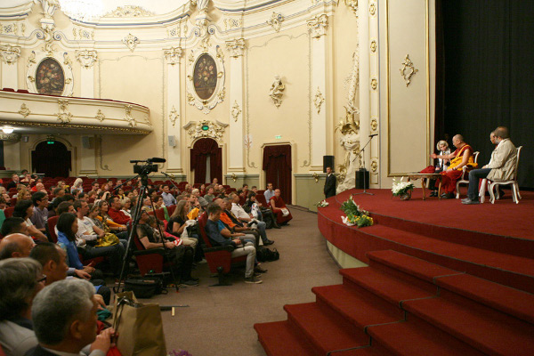 达赖喇嘛尊者在拉脫維亞首都裡加錦繡宮会见俄罗斯佛教徒