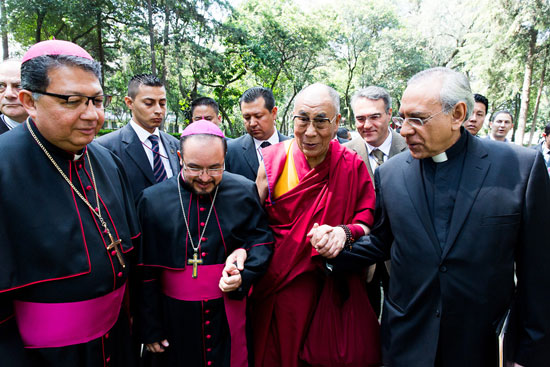 12日下午，達賴喇嘛尊者應邀參訪墨西哥梵蒂岡天主教大學