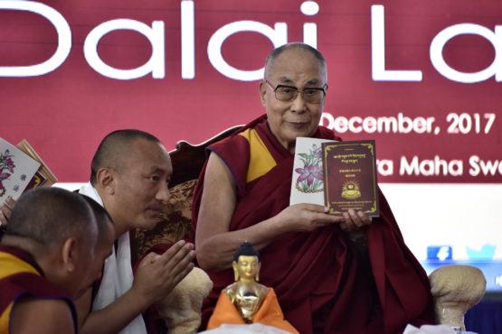 达赖喇嘛尊者出席印南敦酷大学照片/Tenzin Phende/DIIR