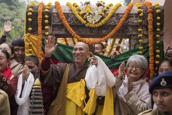 迎接达赖喇嘛尊者的各国信徒 2018年1月2日 照片/OHHDL