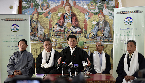 藏人行政中央司政洛桑森格在“雪域经济发展有限公司”成立仪式上发言 照片//Tenzin Phende/ DIIR