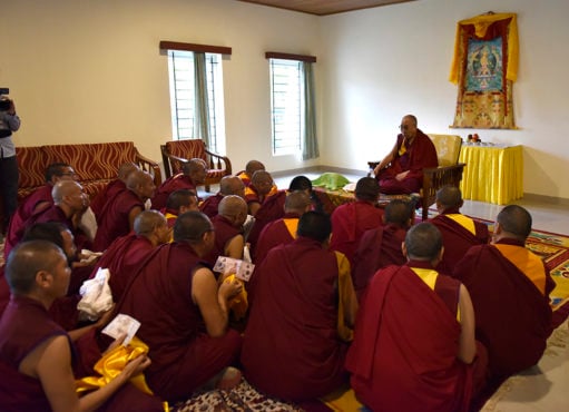 达赖喇嘛尊者向高等教育学院学习的各寺院格西发表讲话 2018年8月13日 照片/Tenzin Phende/DIIR