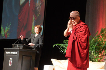達賴喇嘛尊者莅临布朗大學舉辦的“紀念斯蒂芬·奧格登講座”会场