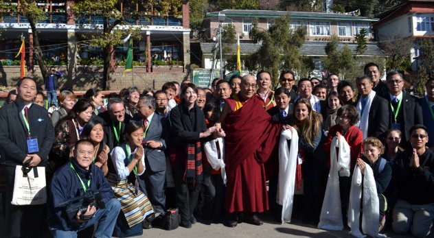 達賴喇嘛尊者與美國、加拿大與會代表合影