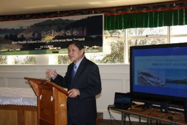 藏人行政中央駐澳紐代表處代表達波先生在交流會上發言