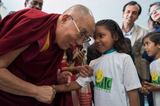 达赖喇嘛尊者出席微笑基金会举办的世界儿童活动