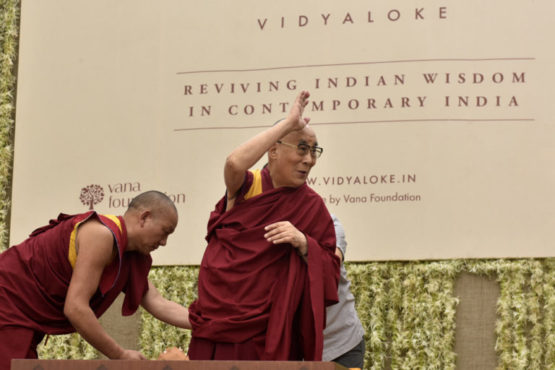 达赖喇嘛尊者在印度孟买苏迈亚大学出席主题为“在当代印度复兴古印度智慧”的活动 照片//Tenzin Phende/DIIR