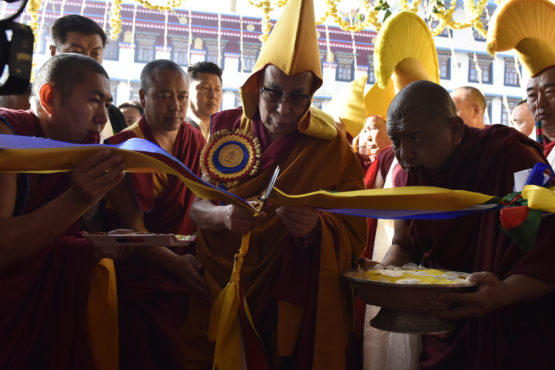达赖喇嘛尊者在为印南色拉昧寺为该寺新建成的辨经场进行了开光揭幕 2017年12月21日 照片/Tenzin Phende/DIIR