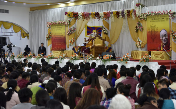 达赖喇嘛尊向藏人学生发表演讲 照片/Tenzin Phende/DIIR