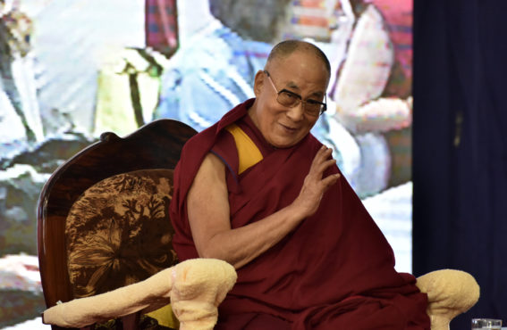达赖喇嘛尊者在印南班加罗尔市“赛夏德里布朗高中”成立25周年庆典活动  上发言    照片/Tenzin Phende/DIIR