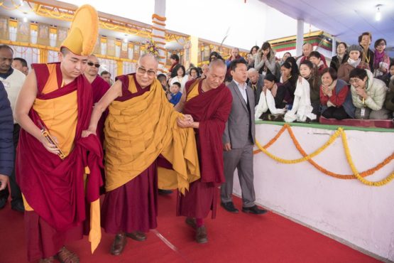 达赖喇嘛尊者在结束第二天的弘法活动后驾离会场 2018年1月15日 照片/OHHDL