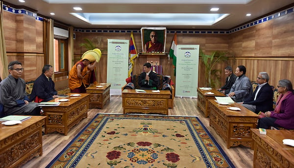 藏人行政中央司政洛桑森格在“雪域经济发展有限公司”成立仪式上发言 照片//Tenzin Phende/ DIIR