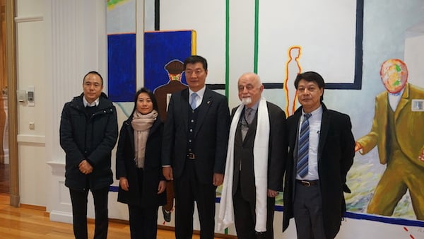 司政洛桑森格和藏人行政中央驻布鲁塞尔办事处代表及工作人员一同会见了佛兰德议会议长扬·彼得·珀曼斯