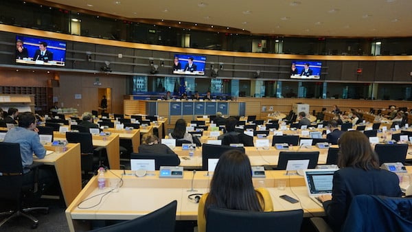 司政洛桑森格在欧洲议会介绍西藏人权状况