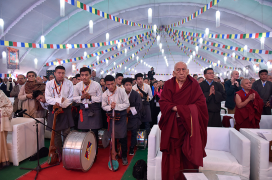 藏人行政中央前首席部长桑东仁波切在瓦拉納西中央西藏大學成立50周年庆典上 照片/Tenzin Jigme/DIIR 