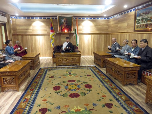司政洛桑森哥格和各部门部长和秘书长等在噶夏会议厅庆祝印度独立日     2018年8月15日  照片/Tenzin Jigme/DIIR