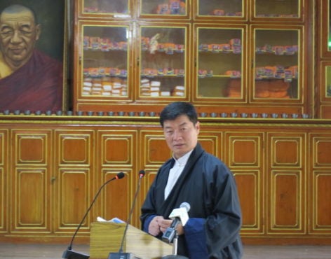 司政洛桑森格在萨拉西藏高等学院成立20周年庆典上发表讲话