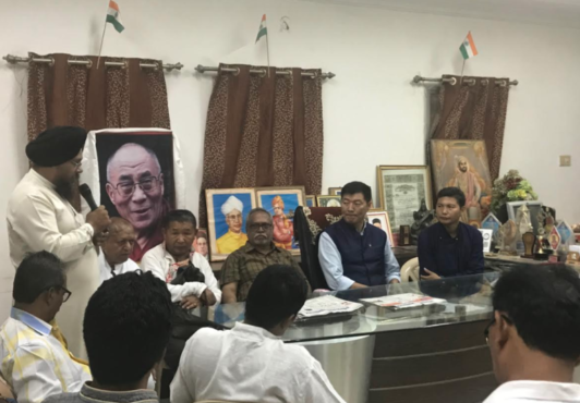 司政洛桑森格与印度全国支持西藏大会成员互动