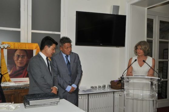 皮卡德女士在藏人行政中央驻布鲁塞尔办事处举办的达赖喇嘛尊者83岁华诞庆祝会上发言 照片/驻布鲁塞尔办事处