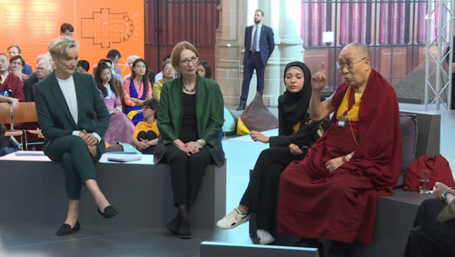 达赖喇嘛尊者在阿姆斯特丹与欧洲各界科学家和专家学者进行了对话 2018年9月15日