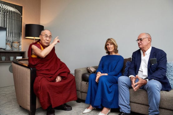 达赖喇嘛尊者会见皮卡德女士和她的丈夫 照片/ Olivier Adams
