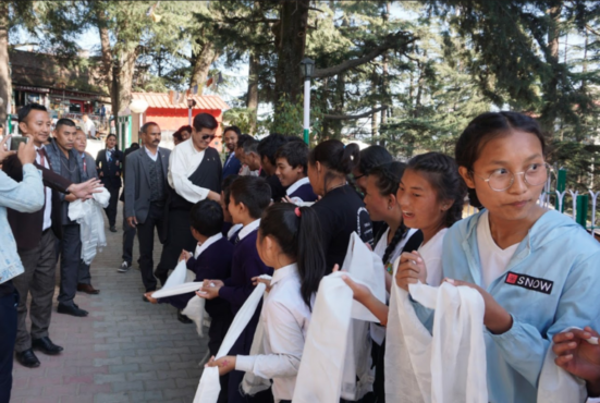司政洛桑森格参观中央西藏学校下属西姆拉分校   照片/Sontash