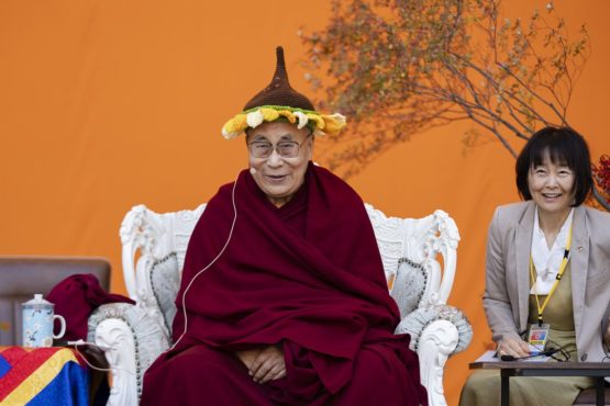 达赖喇嘛尊者在日本东京日比谷露天音乐厅向数千民众发表演讲 2018年11月17日 照片/Tenzin Choejor/OHHD