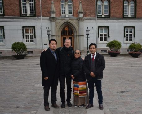 西藏人民议会代表小组会晤丹麦国会议员 照片/议会秘书处