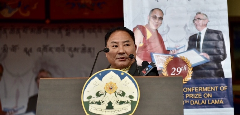 西藏人民议会议长白玛炯乃在庆祝活动上发言   2018年12月10日  照片/Tenzin Phende/DIIR