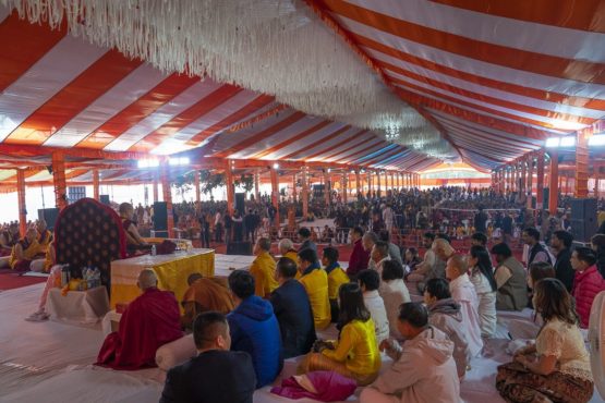 达赖喇嘛尊者在桑伽施向印度佛教徒传授佛法 2018年12月3日 照片/Lobsang Tsering/OHHDL