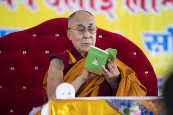 达赖喇嘛尊者在向印度信众传授《入行论》  2018年12月5日  照片/Lobsang Tsering/OHHDL