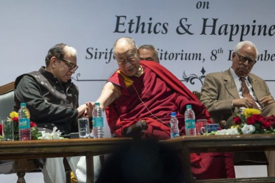 达赖喇嘛尊者出席纪念已故印度著名作家尤瓦吉•克里珊而举办的讲座2018年12月8日   照片/Lobsang Tsering/OHHDL