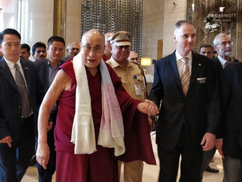 达赖喇嘛尊者抵访印度孟买