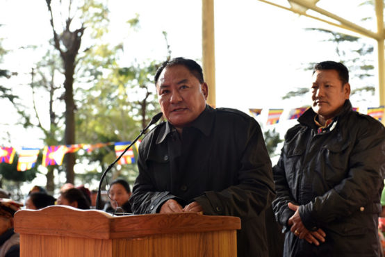 西藏人民议会议长白玛炯乃在达兰萨拉第23届喜马拉雅艺术节上发表讲话 照片/Tenzin Phende/DIIR