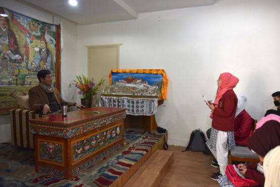 藏人行政中央司政会见斯利那加藏人穆斯林公立学校参访团 2018年12月19日 照片/Tenzin Phende/DIIR