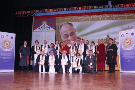 瑞士列支敦士敦藏人社区代表与嘉宾合影