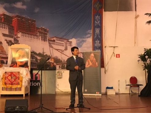藏人行政中央驻布鲁塞尔办事处代表扎西平措在庆祝活动上发表讲话 2018年12月7日 照片/驻布鲁塞尔办事处