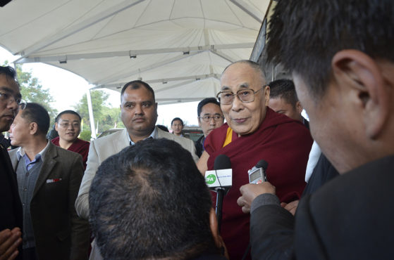 达赖喇嘛尊者在岗格拉机场向媒体发言 2019年1月4日 照片/Pasang Dhondup/CTA