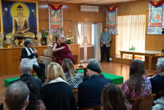 达赖喇嘛尊者在向美国印第安代表团发表讲话  2019年2月11日  照片/OHHDL