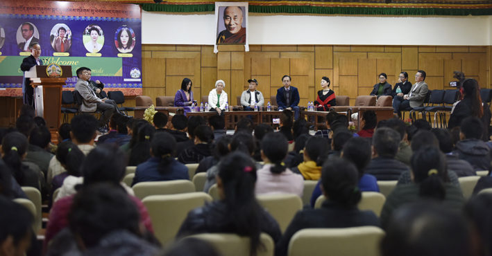 海外中国民主人士出席向藏人行政中央公务员的演讲活动   2019年3月12日 照片/Jayang Tsering/CTA
