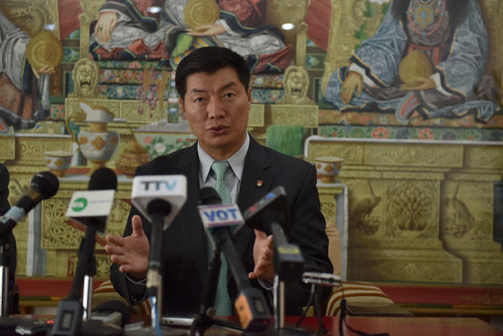 藏人行政中央司政洛桑森格在新闻发布会上发言 2019年3月18日 照片/Tenzin Jigme/CTA