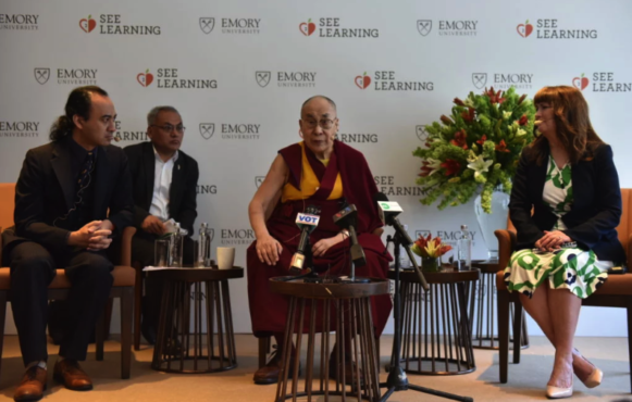 达赖喇嘛尊者在新德里安达兹酒店举行的“社会、情绪及伦理教育”全球启动仪式新闻发布会上致辞 2019年4月4日 照片/ Tenzin Jigme / DIIR