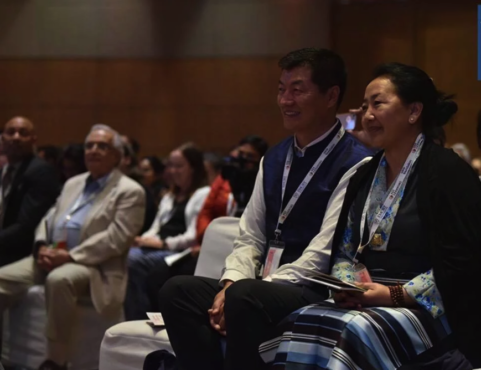 藏人行政中央司政六十森格与教育部部长白玛央金出席“社会、情绪及伦理教育”全球启动仪式最后一天的活动 2019年4月6日 照片/Tenzin Jigme/CTA