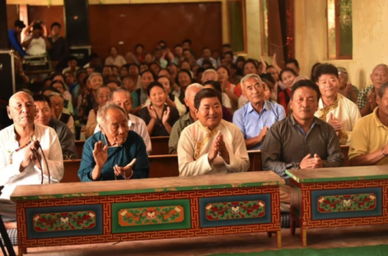 次仁顿丹林藏人定居点民众欢迎司政洛桑森格访问该社区 2019年4月20日 照片/Tenzin Jigme/CTA