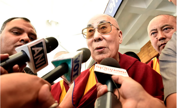 达赖喇嘛尊者在岗格拉机场接受媒体采访 2019年4月26日 照片/Tenzin Phende/CTA