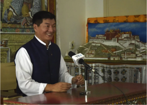 司政洛桑森格在向移民澳大利亚的前藏人政治犯及家属发表讲话  2019年4月26日  照片/Tenzin Phende/CTA