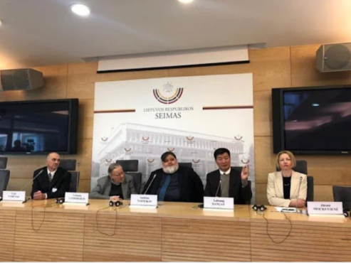 司政洛桑森格与拉脱维亚议会议员支持西藏小组成员出席新闻发布会