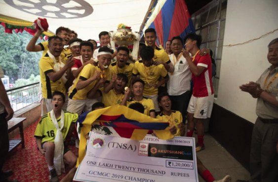 获得本届冠军的印度南部孟戈特藏人社区足球队 2019年6月10日 照片/Tenzin Jigme/CTA