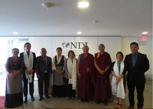 西藏人民议会代表团会见国际声援西藏运动主席马提奥•梅卡其和副主席布琼次仁 2019年6月19日 照片/驻北美办事处提供
