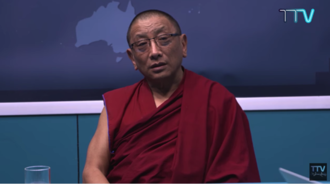 宗教与文化部部长宇拓•噶玛格勒在接受藏人行政中央电视台的专访  2019年6月21日  照片/视频截图